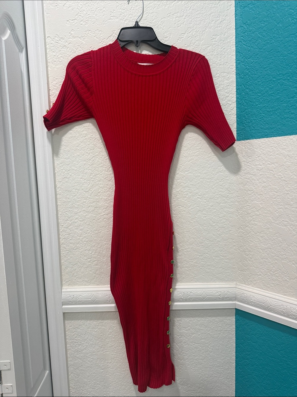 Classic Red Ribbed Midi Dress with Side Button Detail